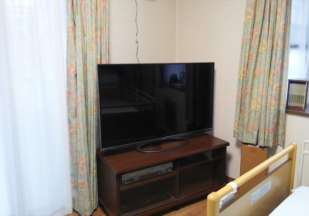 カトーデンキ お仕事日記 テレビ台の設置