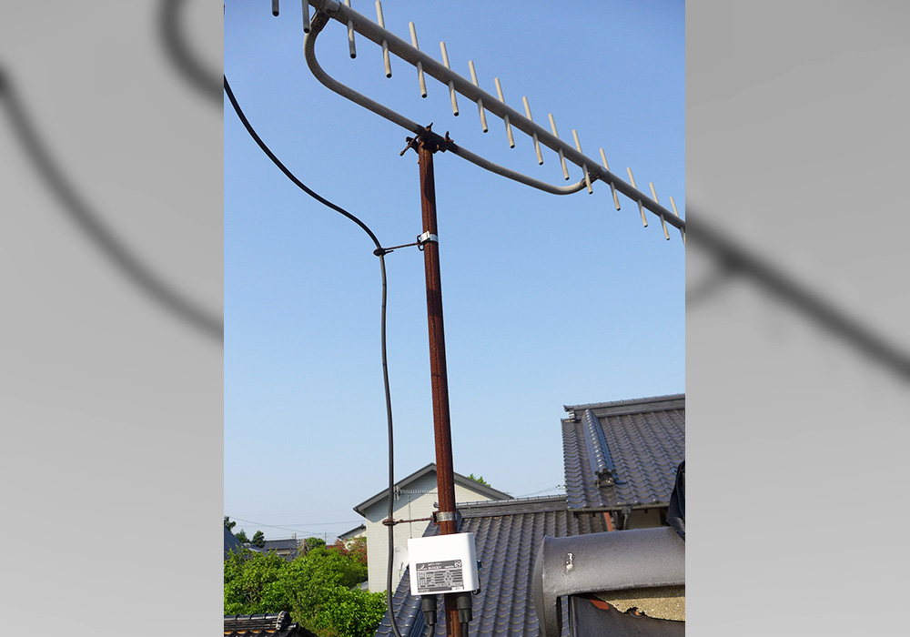 カトーデンキ お仕事日記 テレビ用ブースターの交換