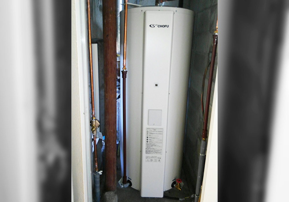 カトーデンキ お仕事日記 マンションの電気温水器の交換