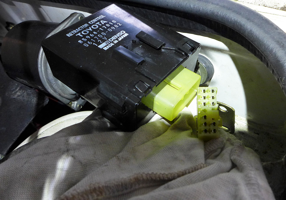 カトーデンキ お仕事日記 車のヘッドライトを修理