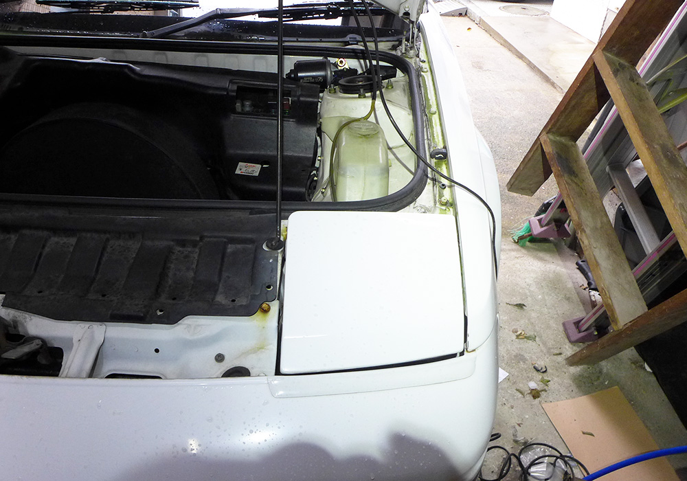 カトーデンキ お仕事日記 車のヘッドライトを修理