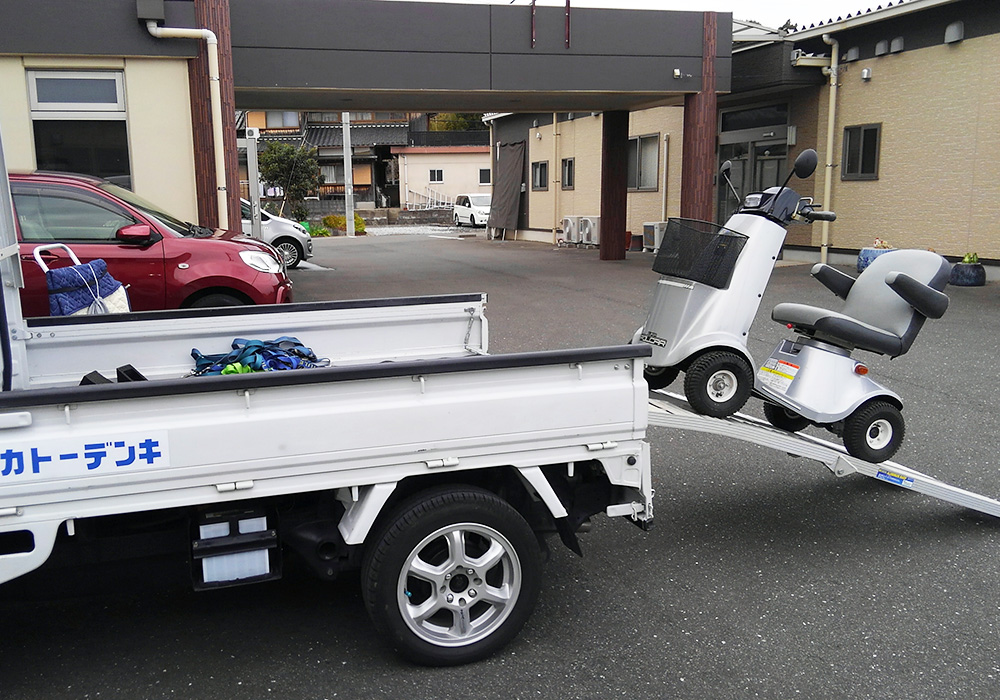 カトーデンキ お仕事日記 シニアカーのお引っ越し