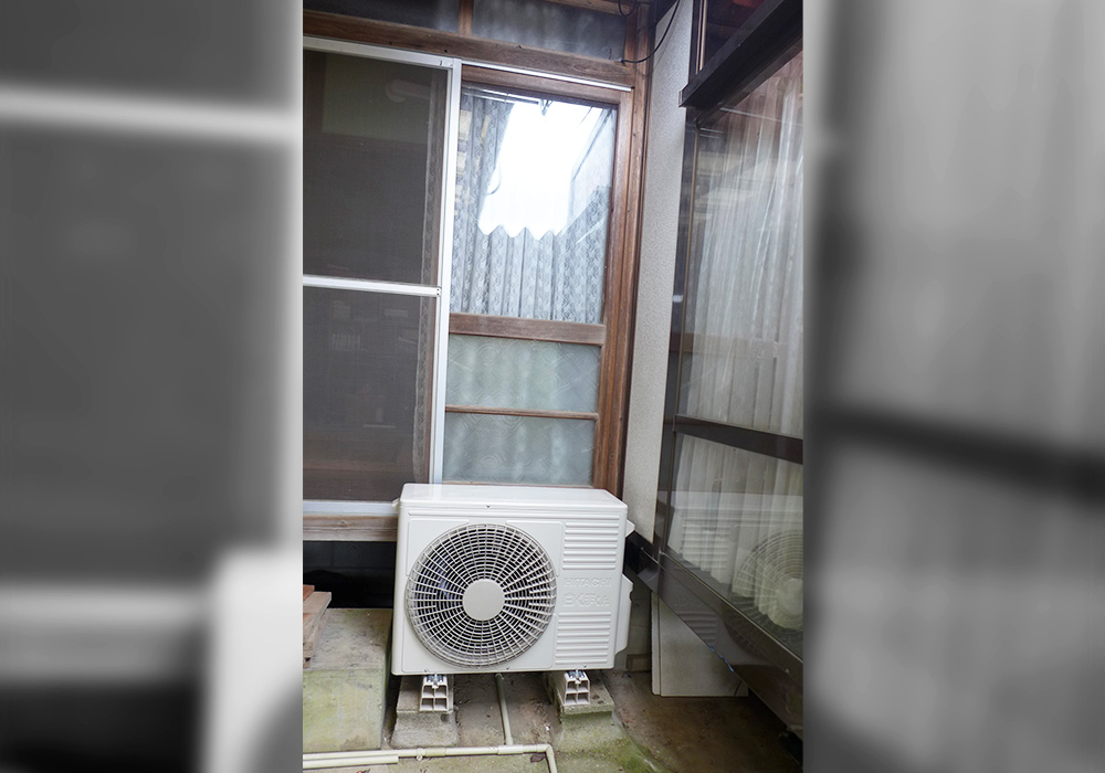 カトーデンキ お仕事日記 エアコンの取替・配管工事