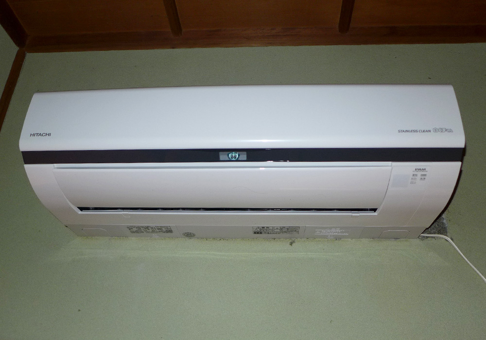 カトーデンキ お仕事日記 エアコンの取替・配管工事