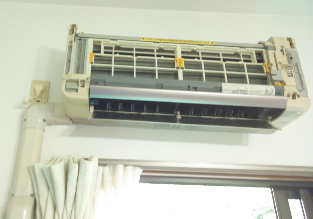 カトーデンキ お仕事日記 エアコン水漏れ修理