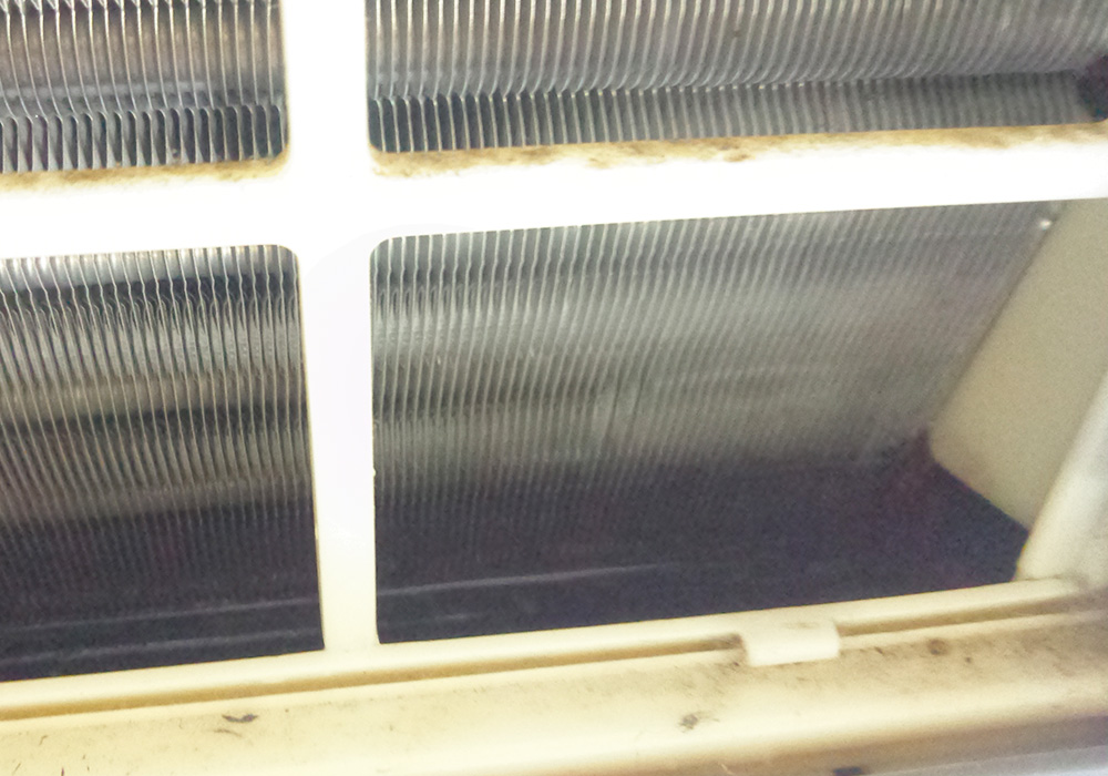 カトーデンキ お仕事日記 エアコン水漏れ修理