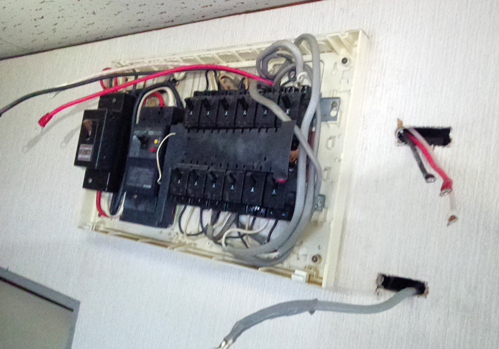 カトーデンキ お仕事日記 アース工事の依頼1