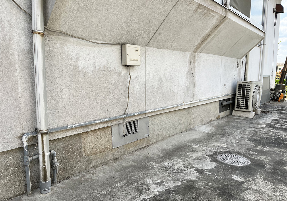 カトーデンキ お仕事日記 床下換気扇、屋外コンセント交換工事